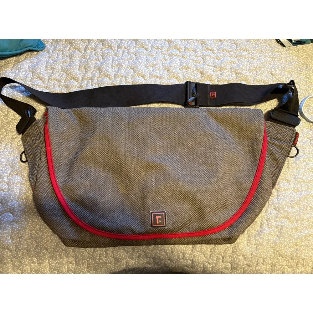 Rickshaw Bagworks Messenger Bag Unisex Large Grey Herringbone Good Commuter USA